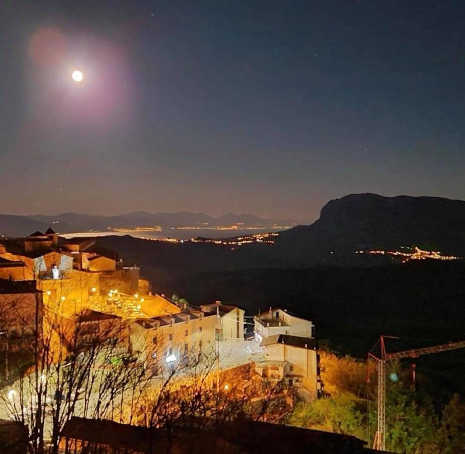 Agriturismo Ai Monaci Montano Antilia Exterior photo